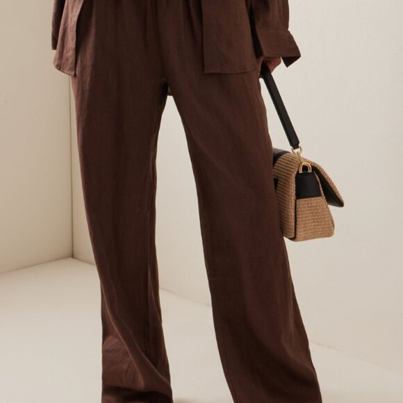 Elegant Brown Women's Trousers - Picture 3 of 8